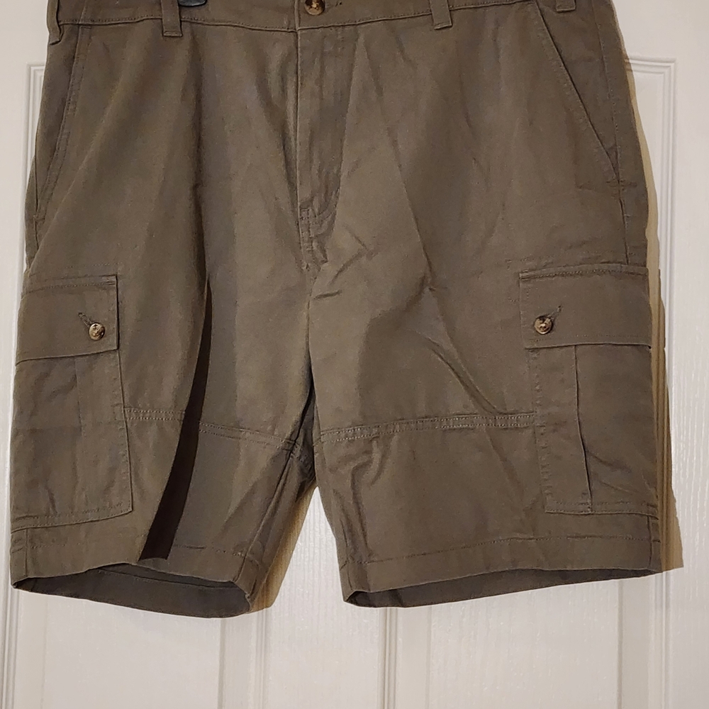 Nautica Tan Cargo Shorts with Utility Design